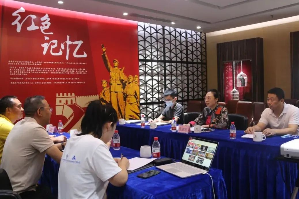 針對松崗琥珀舉辦的眾多黨建文化活動以及黨支部基本情況，張主任表示高度認可