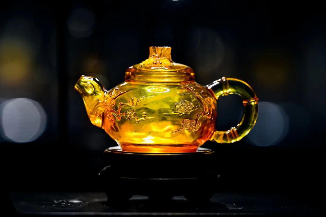 琥珀雕刻茶壺