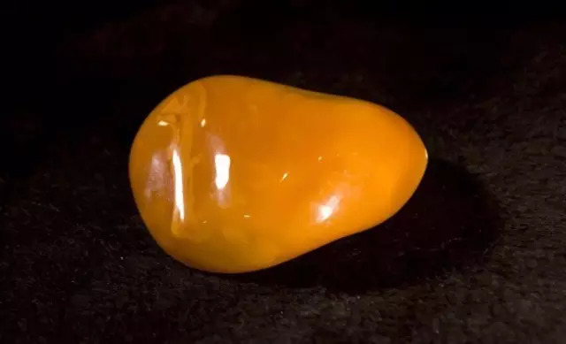 琥珀蜜蠟飾品