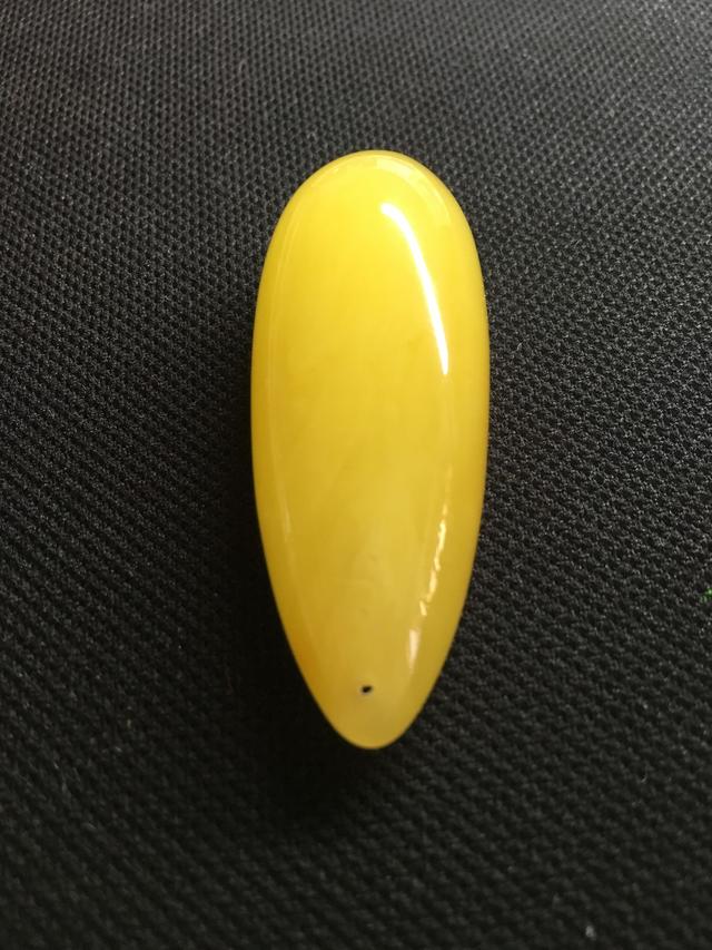 琥珀滿蜜雞油黃 冰片吊墜