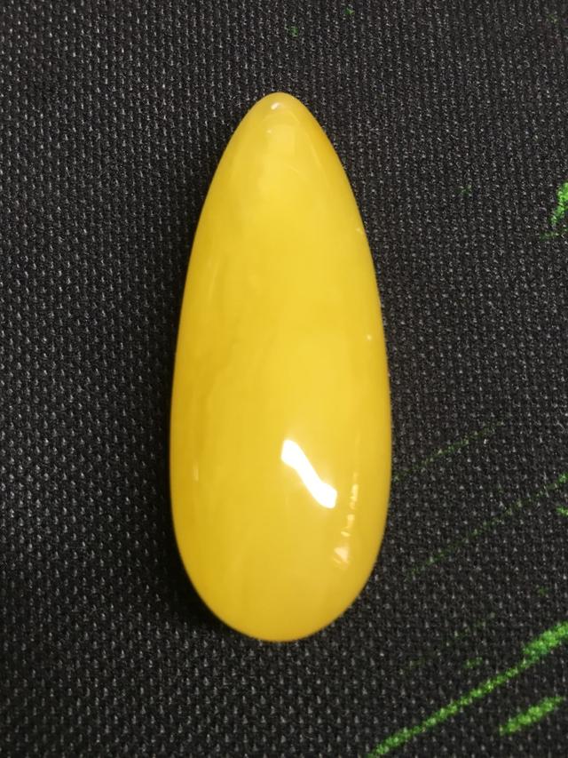 琥珀滿蜜雞油黃 冰片